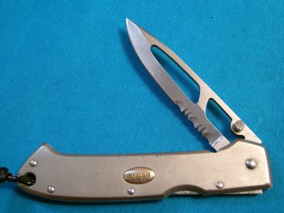 VINTAGE BERETTA JAPAN LOCKBACK FOLDING HUNTER BOWIE KNIFE KNIVE- HALF SERRATED-2.jpg