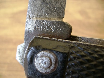 British Army Knife with Marlin Spike 1943 - Date & MoD Broad Arrow.JPG
