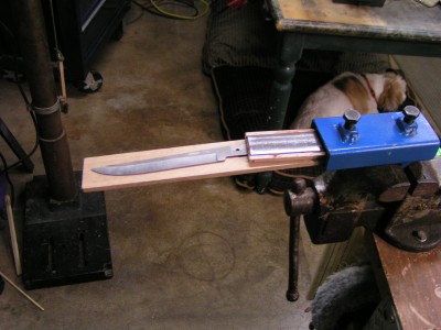Knife vise a.JPG