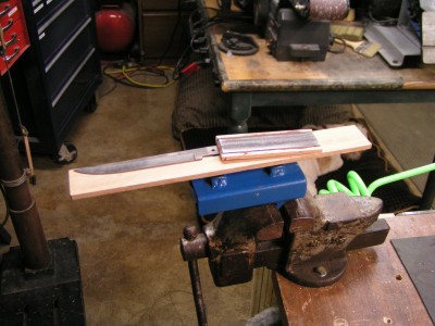 Knife vise b.JPG
