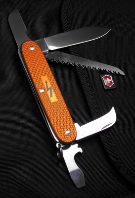 Victorinox_Electrician-Plus-Duo-Tangerine-Orange-2011-SR_s1397_03-web.jpg