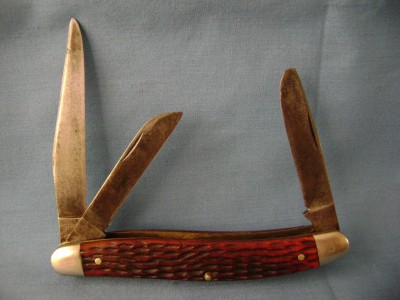 Schrade Walden Bone 861 - Open Pile.JPG