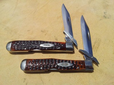 1970 10 dot 6111_half L date stamp_both knives.jpg