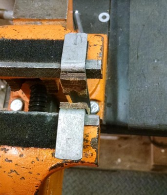 Camillus Knife Vise new style b.jpg
