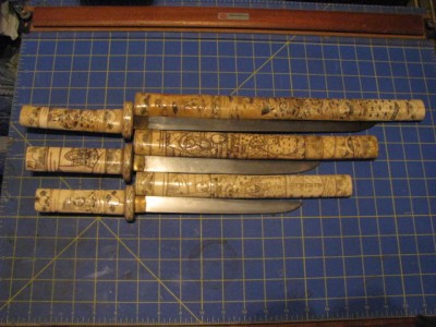 ChineseTouristsKnives 001.jpg