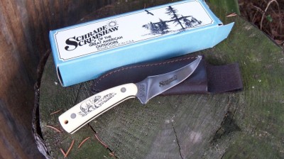 Schrade Bear Scene Scrimshaw.JPG