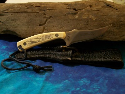 Schrade Whaling Scrimshaw  Sharpfinger A.JPG