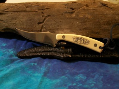 Schrade Whaling Scrimshaw  Sharpfinger B.JPG