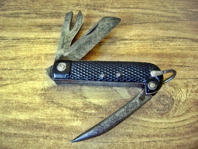 British Army Knife with Marlin Spike 1943 - Pile Side.JPG