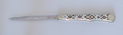 knife30sm.jpg