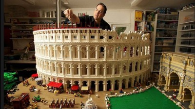 Lego Roman Colosseum.jpg