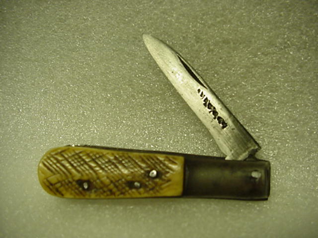 Unmarked, Early English barlow, Scratted Bone Handles