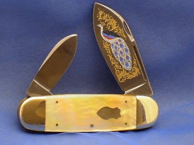 BDgoldPeacockFrt02.jpg