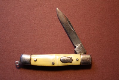 Richards Sheffield keyring knife.jpg