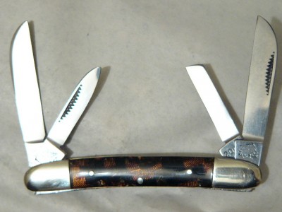 Bulldog Congress, Duckfeather scales (back)