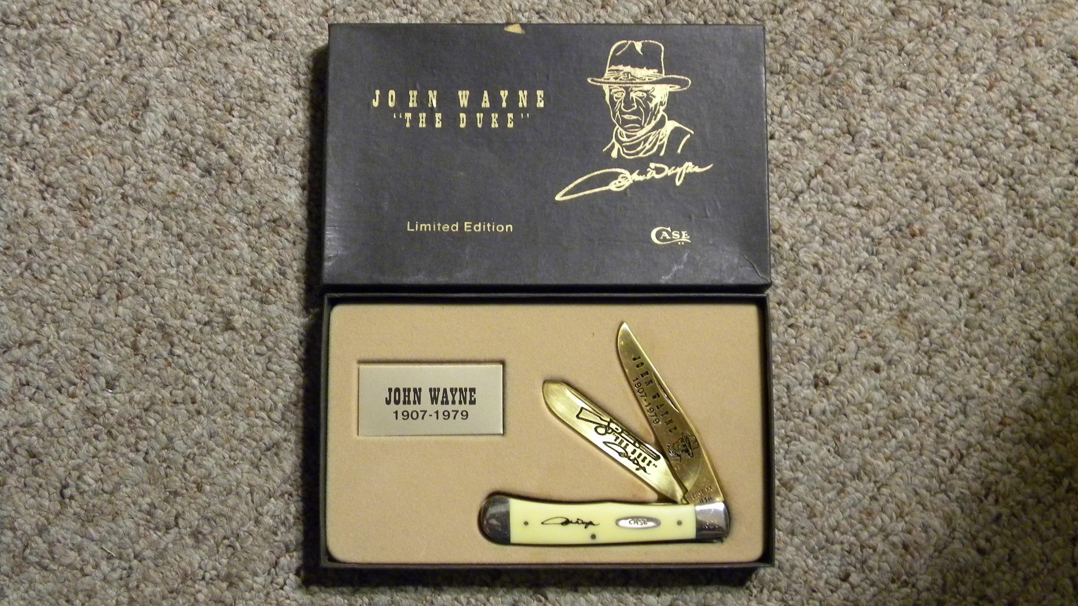Case XX USA 7 Dot (1983) Yellow 3254 John Wayne "The Duke" Trapper Knife in Box