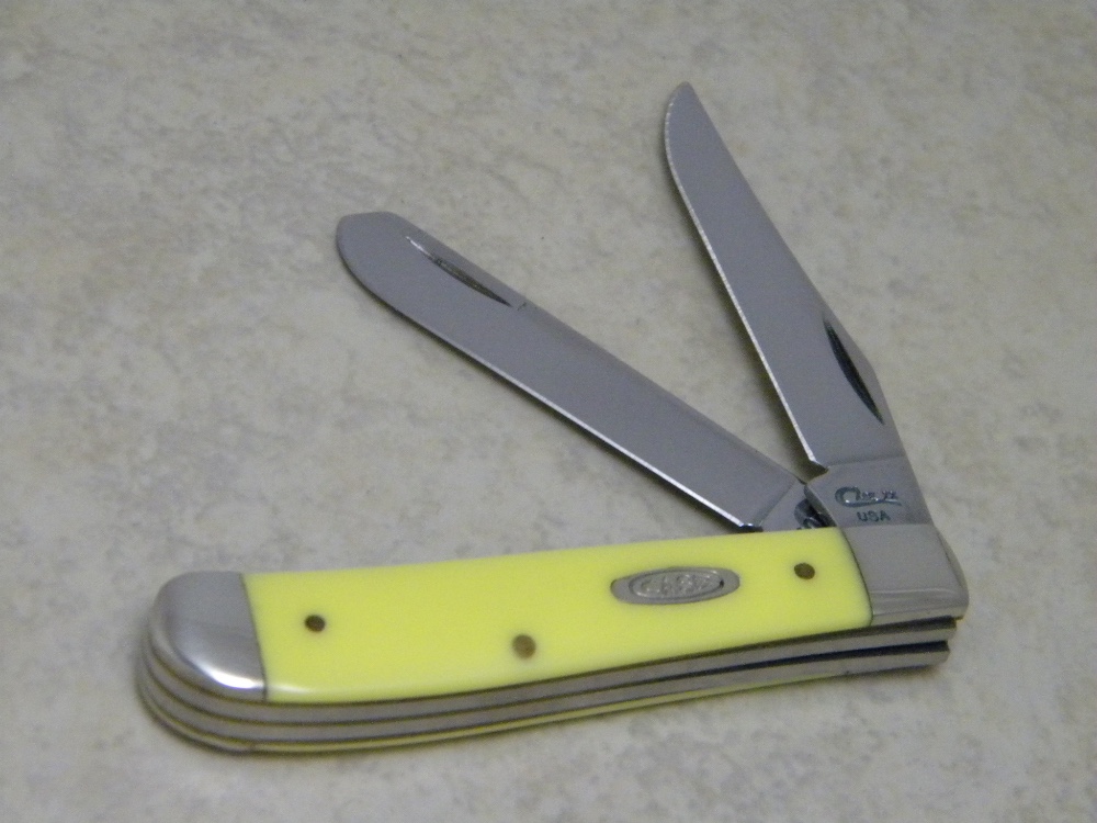 Case XX USA 2 Dot (1998) Yellow Composition 3207 CV Mini Trapper Knife