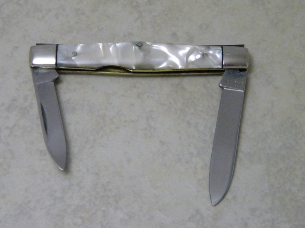 Kizer Drop Bear Clutch Lock Knife Black Aluminum - Blade HQ