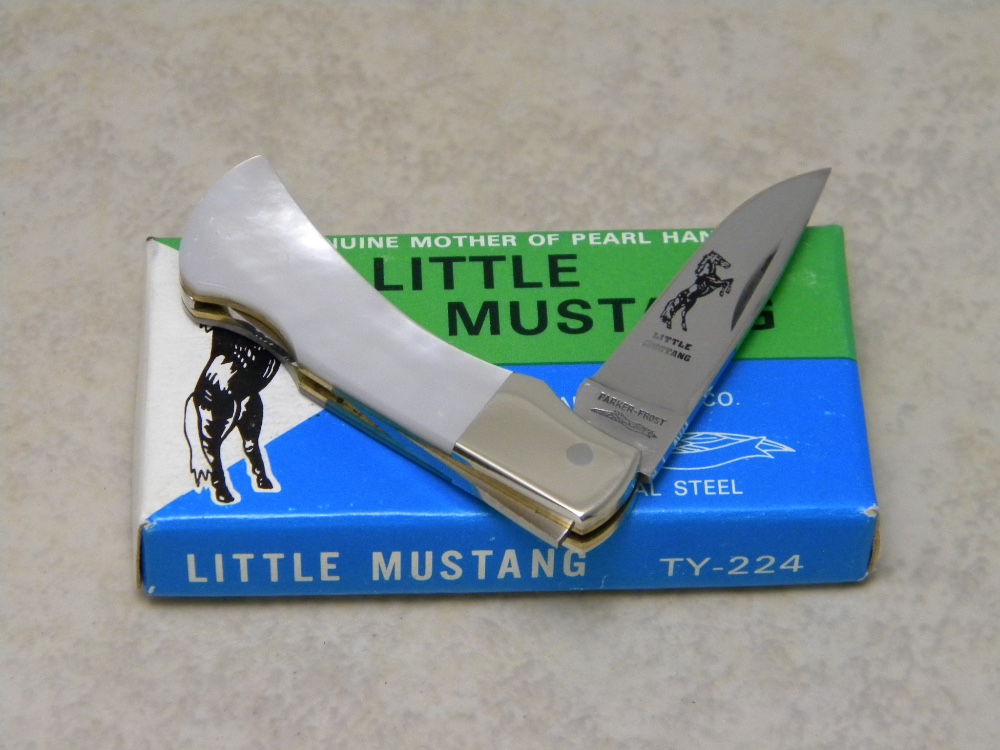 か*も様 オールドクェーカーライ4年80プルーフポケット瓶 Parker Frost Japan Genuine Mother of Pearl Little Mustang Lockback