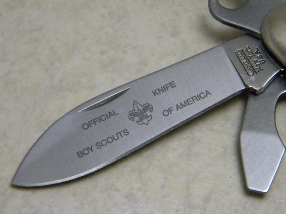 Camillus New York USA "Official Boy Scouts of America" BSA Deluxe Scout