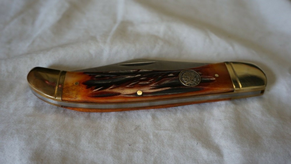 North American Hunting Club Hunter's Classic Collectible Knife