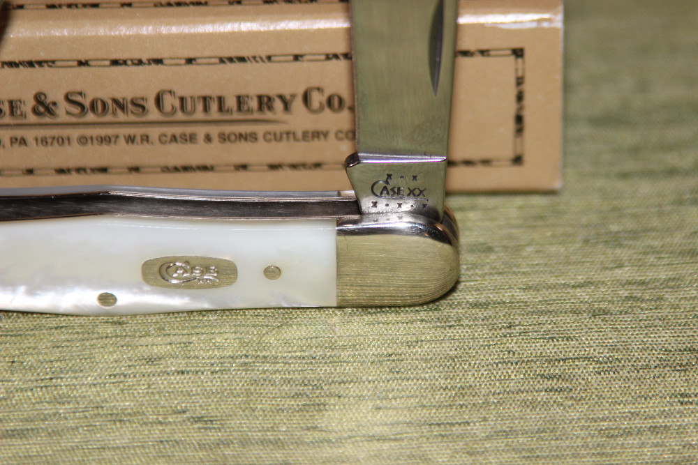 Vintage 2002 Case XX 8383WH SS Whittler Balloon Mother of