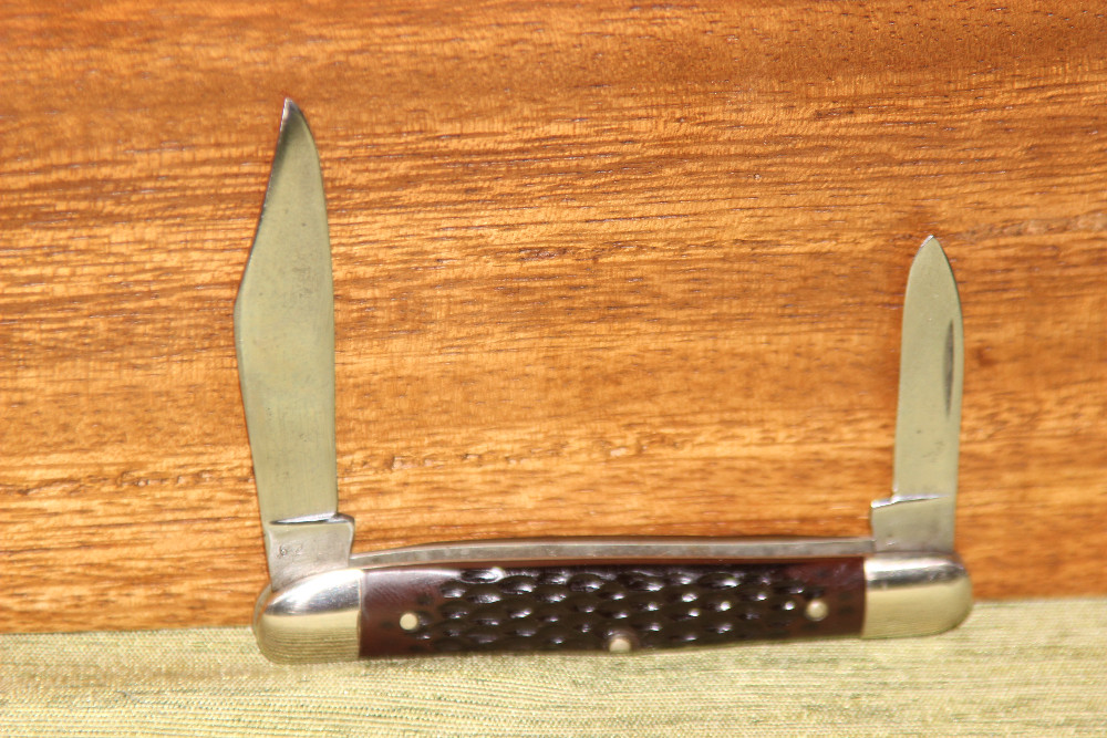 Vintage 1973 Case XX 6208 Half Whittler Red bone knife (#94)