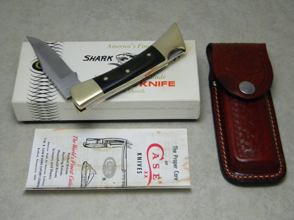 Case XX USA 4 Dot (1976) P197 L SSP Shark Tooth Lockback