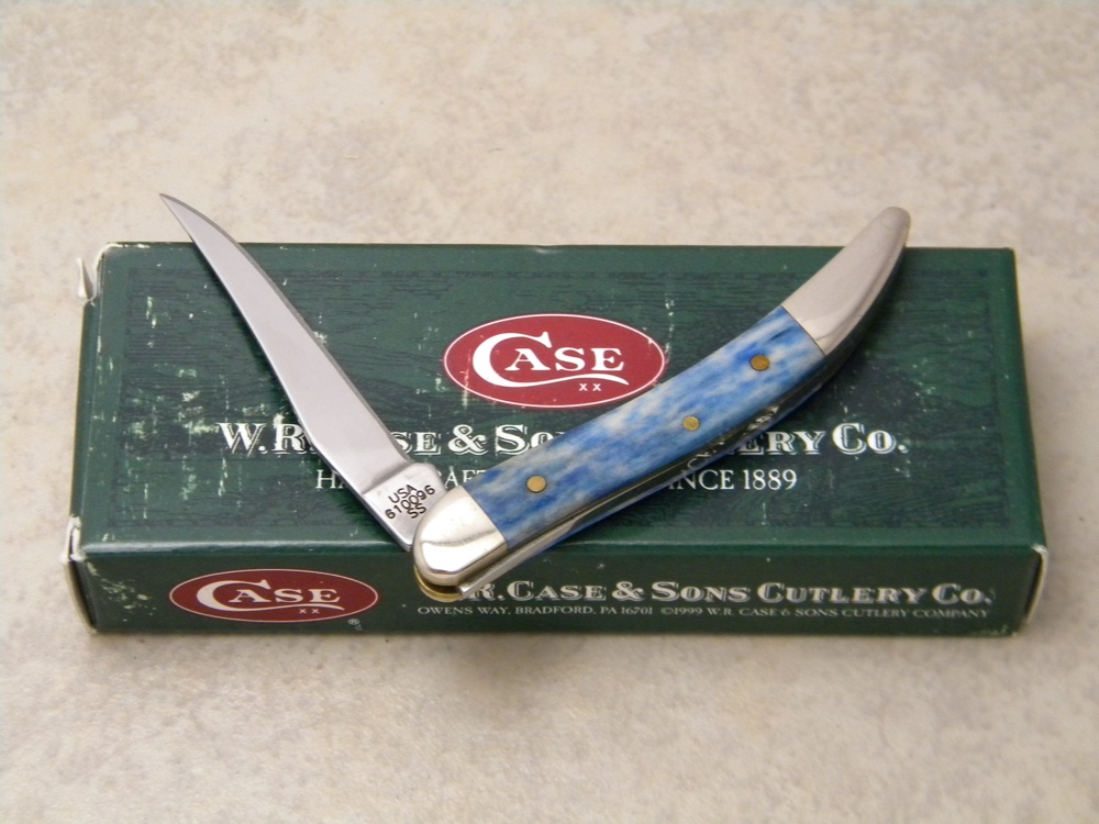 Case XX USA 2004 Smooth Navy Blue Appaloosa Bone 610096 SS Tiny