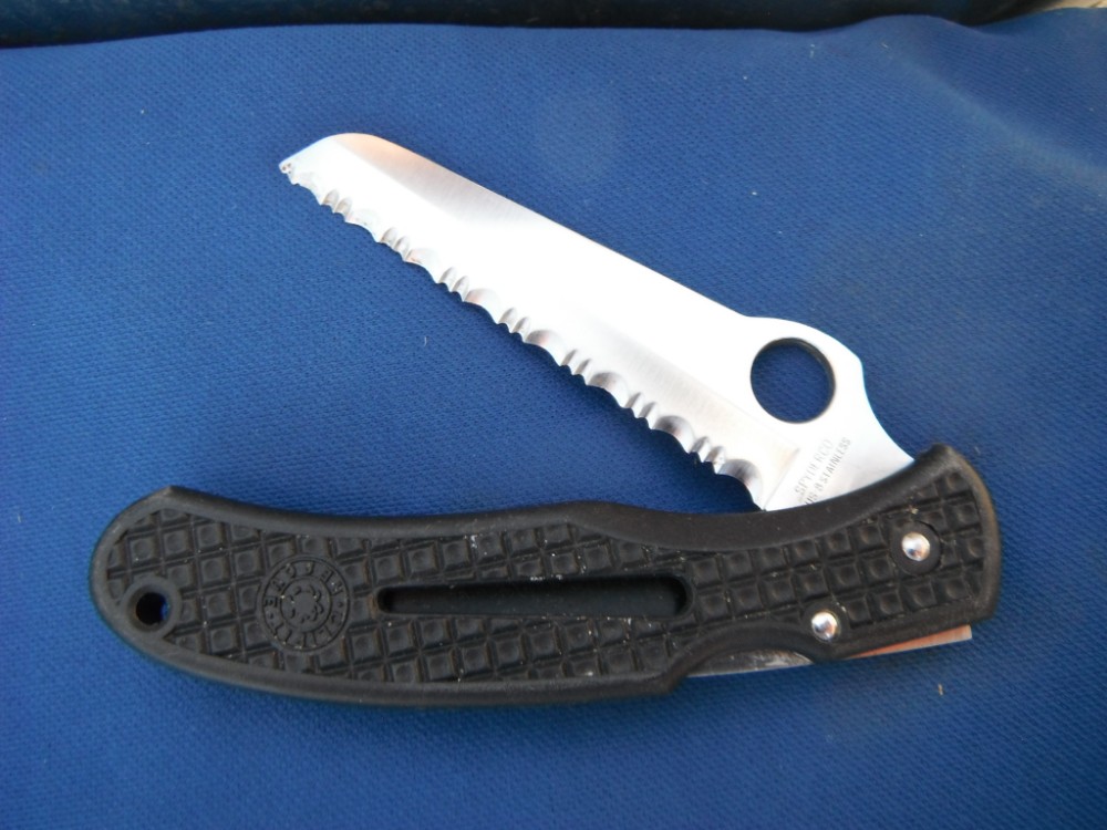 Vintage Discontinued Spyderco knives Rescue Knife. SPYDERCO