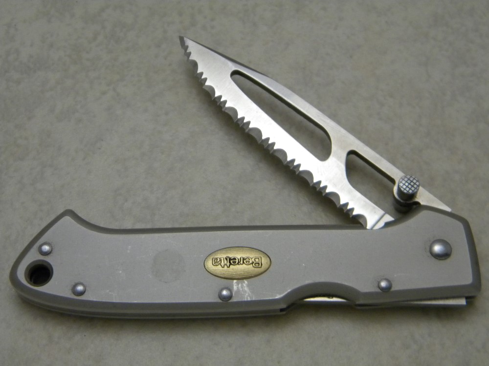 Beretta Japan Serrated Edge Aluminum Lockback Knife