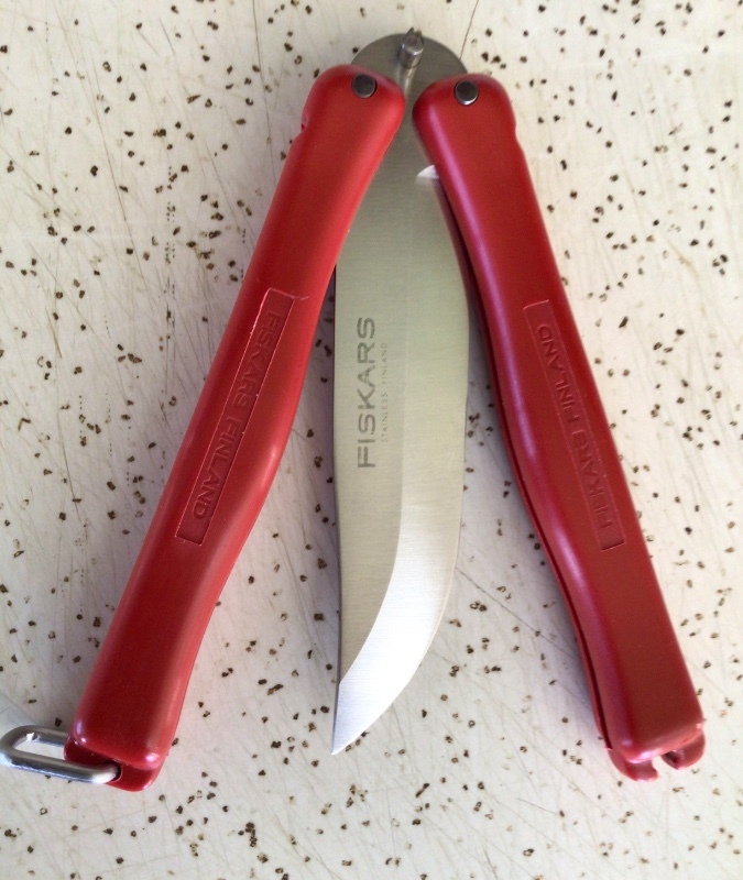 VINTAGE FISKARS FINLAND BUTTERFLY KNIFE/ SWEET PIECE