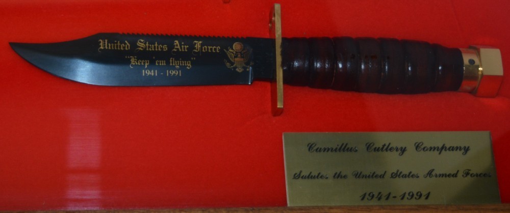 United States Military Knives 1941 To 1991 Signed By The