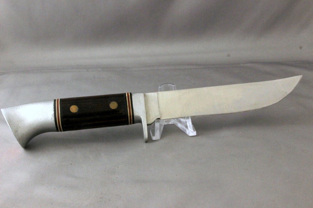 WESTERN USA W36 Hunting Knife with NonOriginal Leather Sheath, 1979