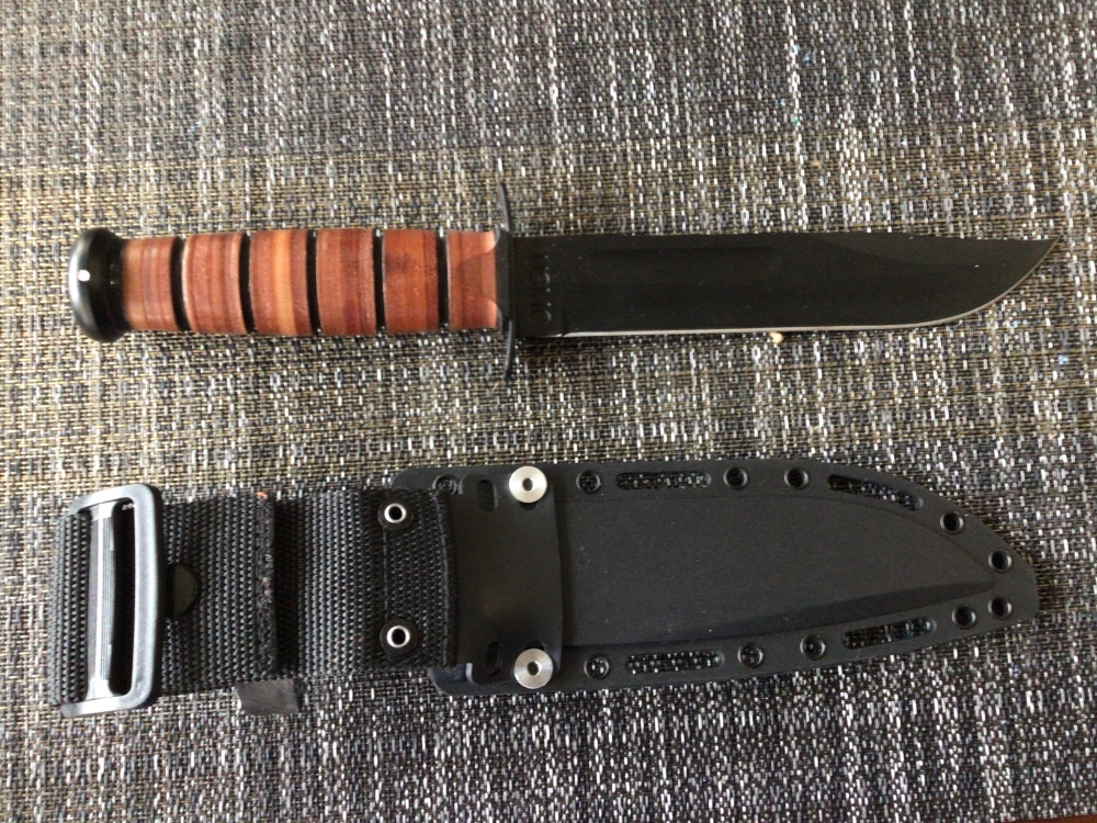 KaBar USMC fixed blade knife
