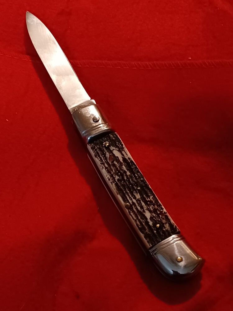 Othello Rostfrei Lever lock knife.