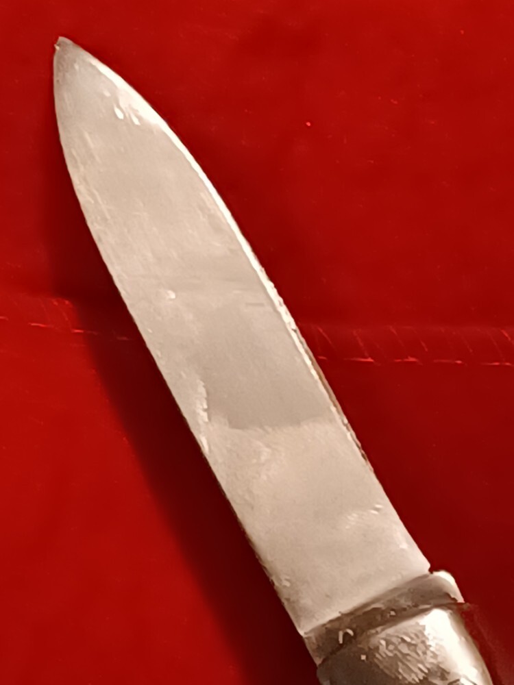 Othello Rostfrei Lever lock knife.