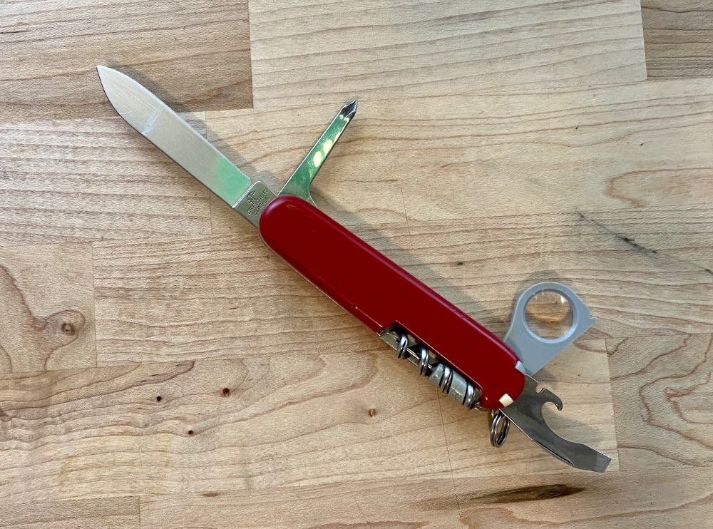 Victorinox scientist store