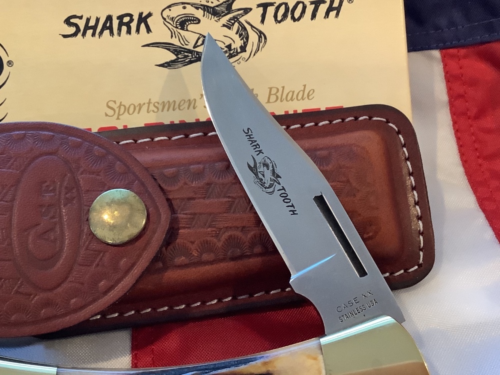 Vintage 1979 Case xx Shark Tooth Folding Hunter Knife w Vintage 1979 Case xx Shark Tooth Folding Hunter Knife w