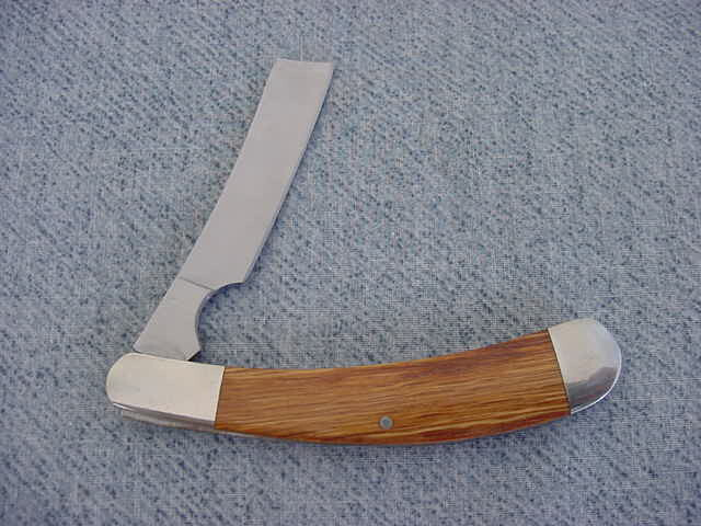 Vintage BEAR MGC CUTLERY U.S.A. Razor Folding Pocket Knife MIB