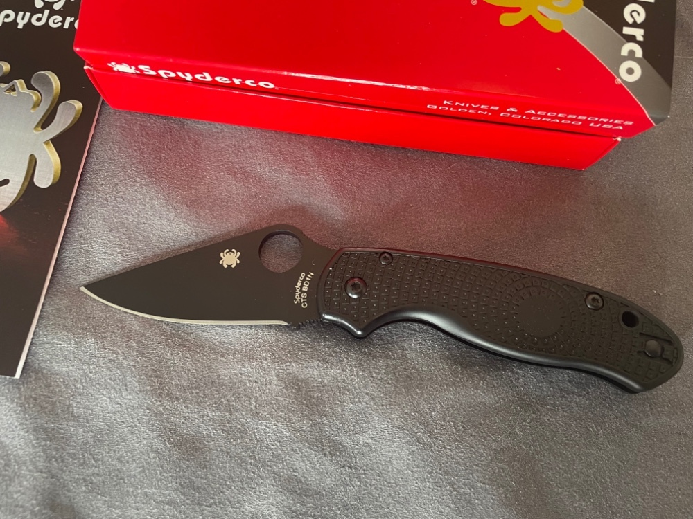 Spyderco Para 3 Lightweight NIB Black DLC PARA3 LW