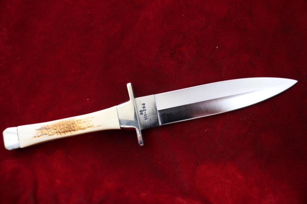 Case XX P62-4 1/2SS Boot Hunter Mammoth Ivory Handle USA Fixed