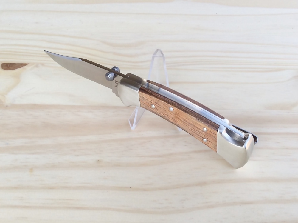 Buck 112 Ranger Exclusive Folding Knife Dymalux Walnut