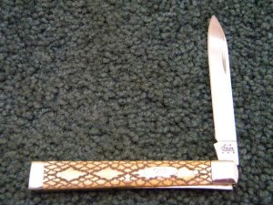 Case XX 2004 USA 6185 SS Snake Skin Bone Doctors Knife - Mint