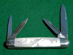 E Bruckmann Ohligs-Solingen, Germany Pearl 4 Blade - C. 1891-1956