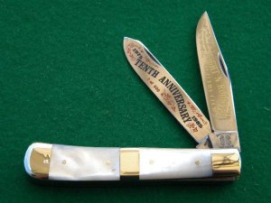 Fight'n Rooster Pearl Trapper 1985 Club Knife - Mint