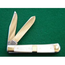 Fight'n Rooster Pearl Trapper 1985 Club Knife - Mint Fight'n Rooster Pearl Trapper 1985 Club Knife - Mint