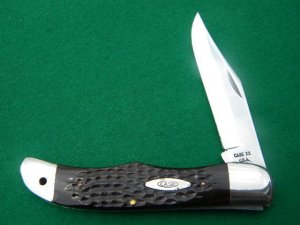 Case XX USA 8 Dot (1972) 6165 Laminated Wood Folding Hunter