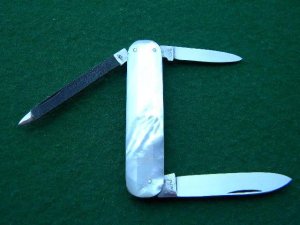 Hoffritz NY Germany Pearl Lobster Knife - Mint