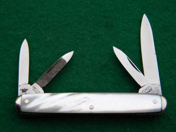 E Bruckmann Germany Pearl 4 Blade - C. 1891-1956 E Bruckmann Germany Pearl 4 Blade - C. 1891-1956